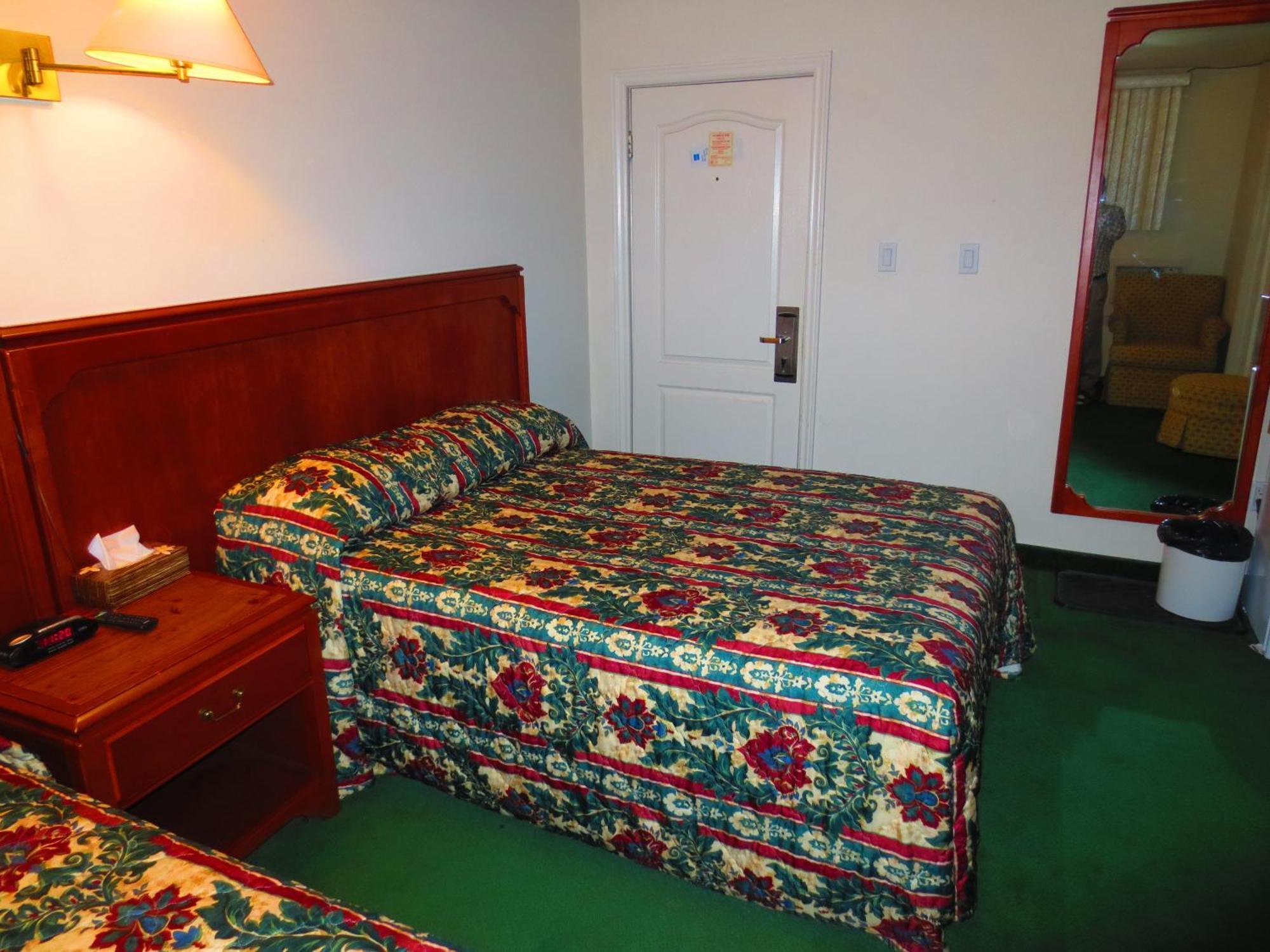 Canadiana Motel Hanover Exterior foto