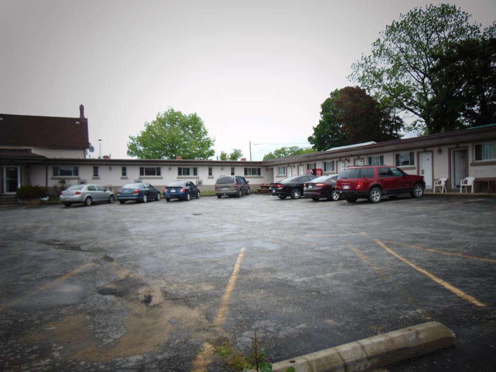 Canadiana Motel Hanover Exterior foto